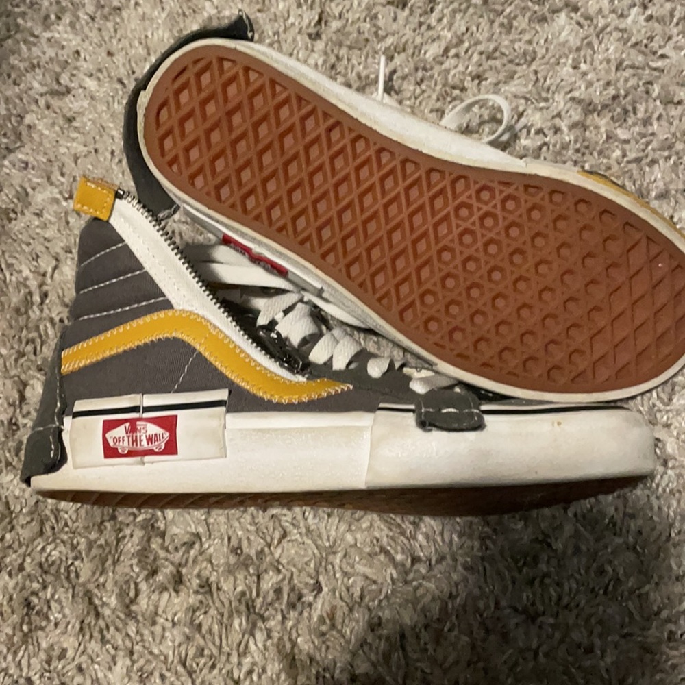Vans - Picture 4 of 5